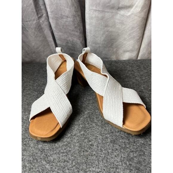 Andre Assous Naira Sandal Women's White Sz 39 - Picture 6 of 11